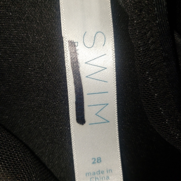 Plus Size 26 or 28 Lane Bryant one shoulder swimsuit one piece swim 🏊‍♂️ 4x - Picture 3 of 5